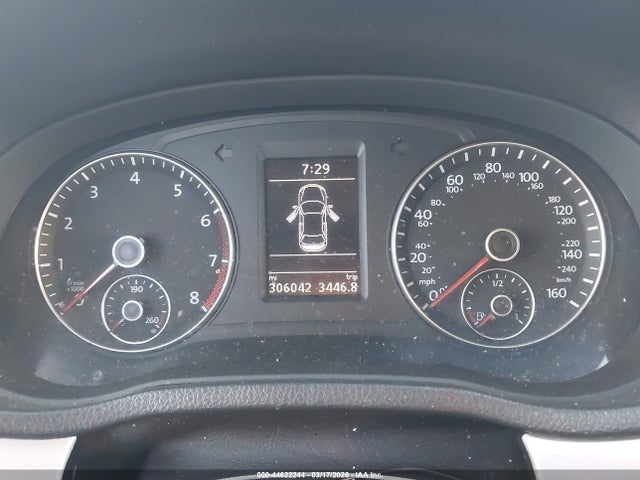 2013 Volkswagen Passat 2.5l Se მანქანა იყიდება აუქციონზე, vin: 1VWBP7A35DC037715, აუქციონის ნომერი: 44622244