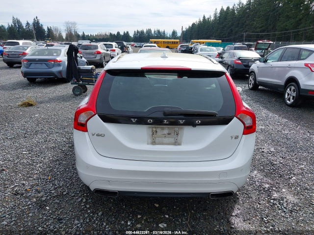 Volvo V60 T5 Premier 2015 YV140MEK2F1263798 Image 16
