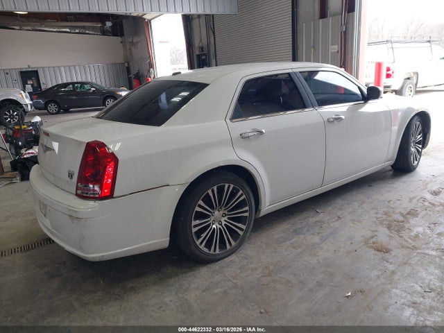 2010 CHRYSLER 300C 2C3CA9CT7AH328909 Photo 3