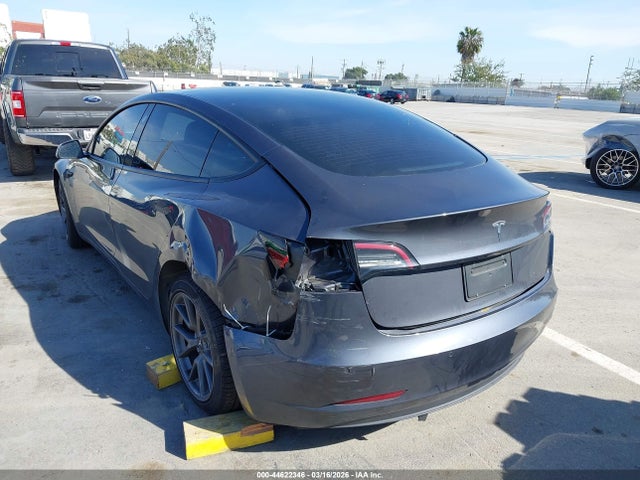 44622346 :رقم المزاد ، 5YJ3E1EA2NF240374 vin ، 2022 Tesla Model 3 Rear-wheel Drive مزاد بيع