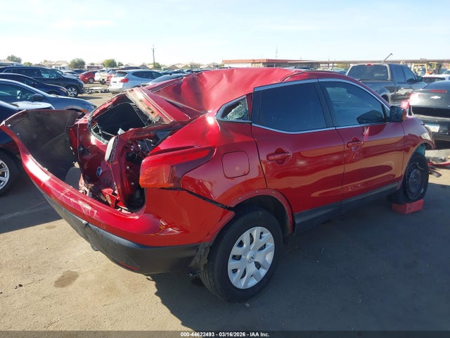 JN1BJ1CR3JW264692 Nissan Rogue Sport S