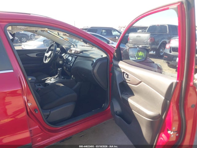 JN1BJ1CR3JW264692 Nissan Rogue Sport S