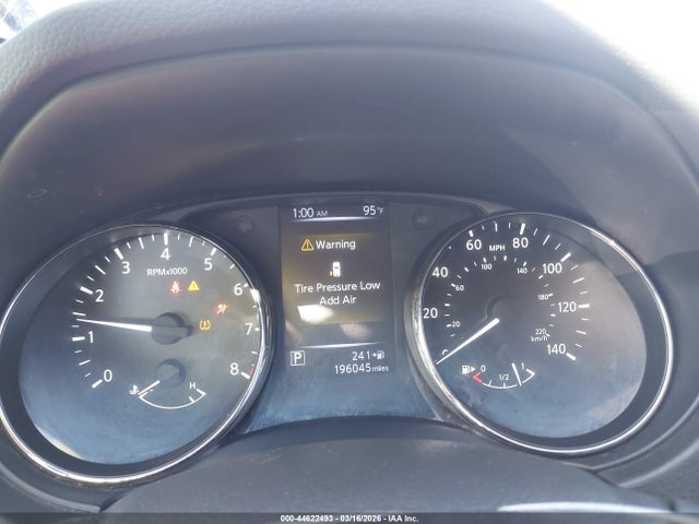 JN1BJ1CR3JW264692 Nissan Rogue Sport S