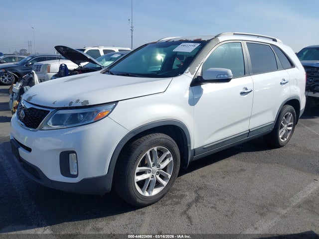 KIA SORENTO LX 2015 5XYKT4A68FG593085 Image 2