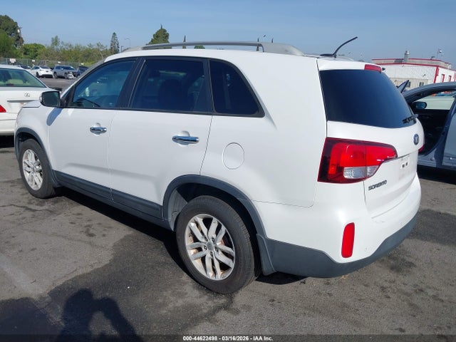 KIA SORENTO LX 2015 5XYKT4A68FG593085 Image 3