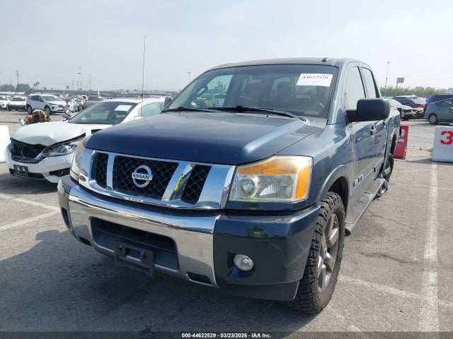 Nissan TITAN SV 2015 1N6AA0ED3FN510607 Image 2
