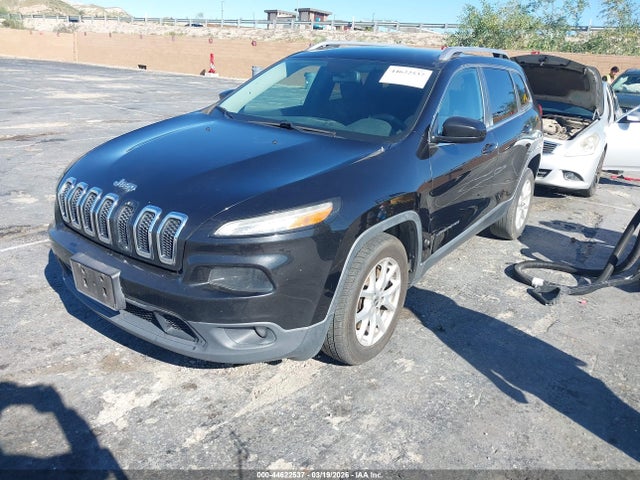 1C4PJLCB0GW114341 Jeep Cherokee Latitude