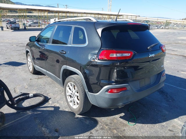 1C4PJLCB0GW114341 Jeep Cherokee Latitude