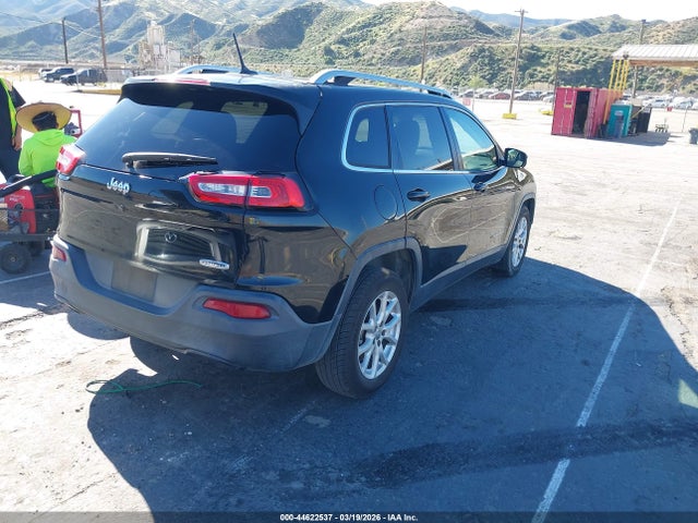 1C4PJLCB0GW114341 Jeep Cherokee Latitude