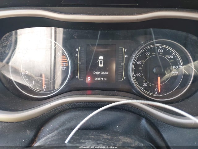 1C4PJLCB0GW114341 Jeep Cherokee Latitude