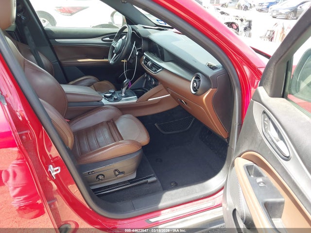 2018 ALFA ROMEO STELVIO ZASFAKNN8J7C03581 Photo 4