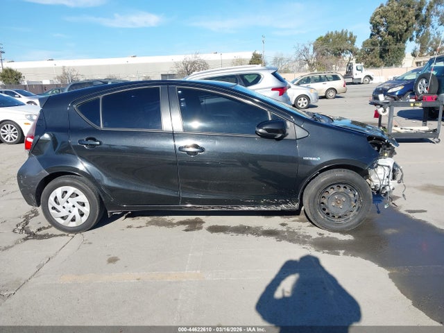44622610 :رقم المزاد ، JTDKDTB35G1119091 vin ، 2016 Toyota Prius C Persona Series مزاد بيع