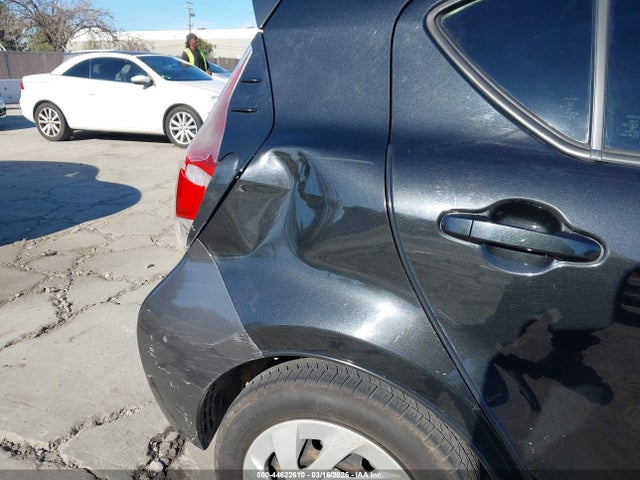 44622610 :رقم المزاد ، JTDKDTB35G1119091 vin ، 2016 Toyota Prius C Persona Series مزاد بيع