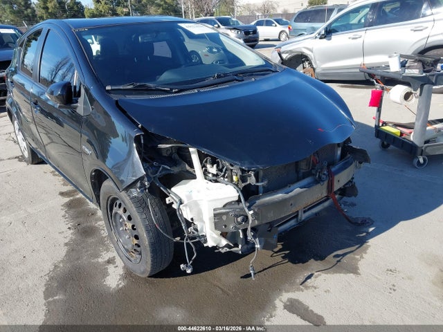 44622610 :رقم المزاد ، JTDKDTB35G1119091 vin ، 2016 Toyota Prius C Persona Series مزاد بيع