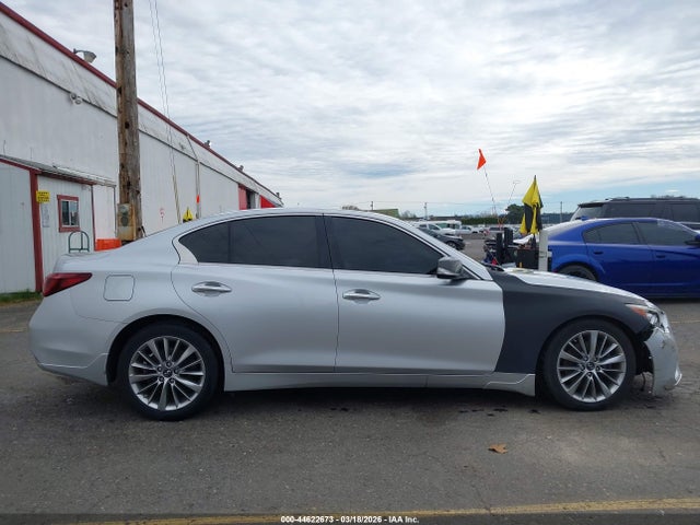 JN1EV7AR2JM431983 Infiniti Q50 3.0t Luxe