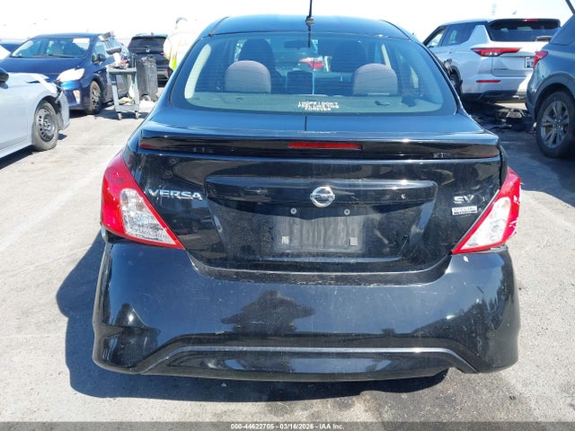 3N1CN7AP3JL879827 Nissan Versa 1.6 Sv