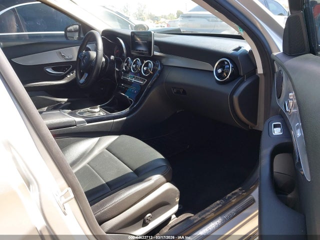 44622712 :رقم المزاد ، 55SWF4JB6HU196621 vin ، 2017 Mercedes-benz C 300 مزاد بيع