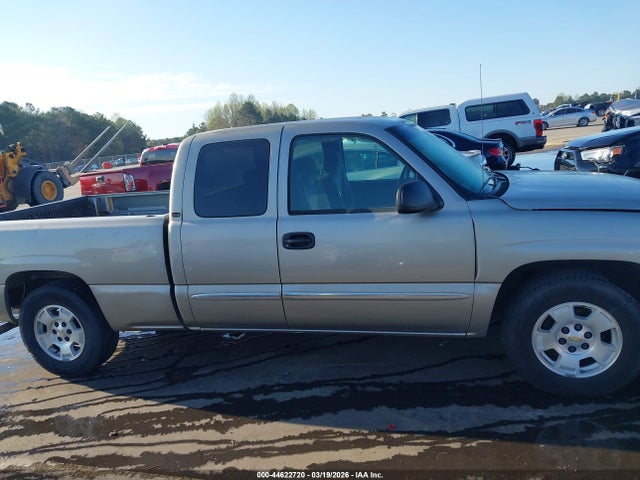44622720 :رقم المزاد ، 2GTEC19V831352690 vin ، 2003 Gmc Sierra 1500 Sle مزاد بيع
