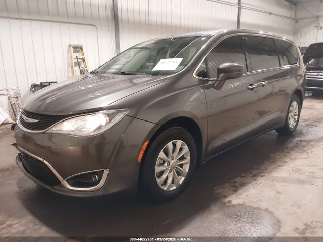 2019 Chrysler Pacifica Touring Plus მანქანა იყიდება აუქციონზე, vin: 2C4RC1FG5KR628184, აუქციონის ნომერი: 44622761