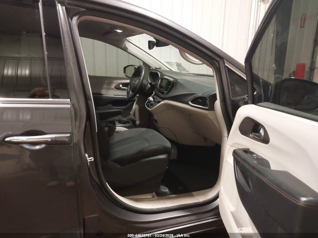 2019 Chrysler Pacifica Touring Plus მანქანა იყიდება აუქციონზე, vin: 2C4RC1FG5KR628184, აუქციონის ნომერი: 44622761