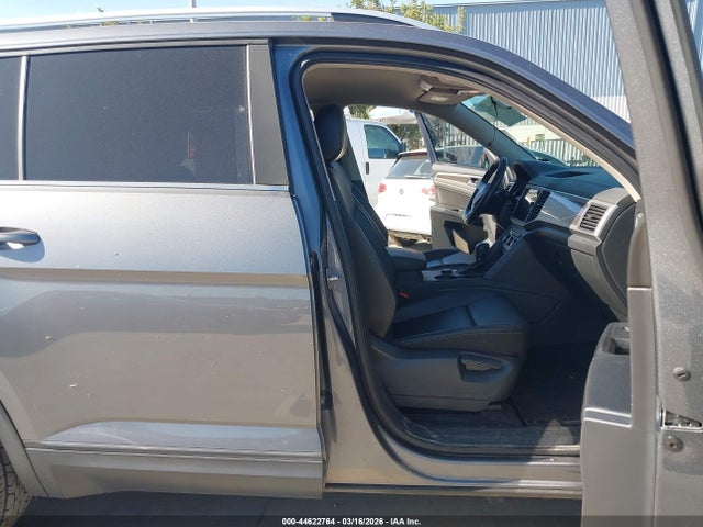 2018 VOLKSWAGEN ATLAS 1V2LR2CA3JC548981 Photo 4