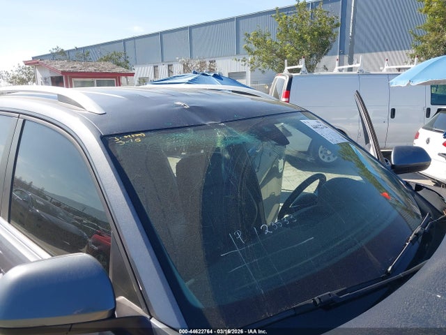 2018 VOLKSWAGEN ATLAS 1V2LR2CA3JC548981 Photo 5