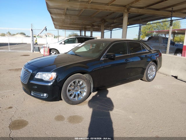 2013 Chrysler 300 Motown მანქანა იყიდება აუქციონზე, vin: 2C3CCAAG9DH588654, აუქციონის ნომერი: 44622784