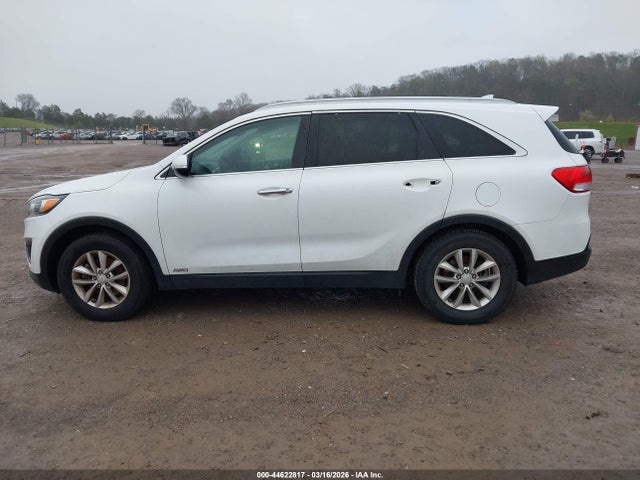 Продаж на аукціоні авто 2016 Kia Sorento 2.4l Lx, vin: 5XYPGDA3XGG061130, номер лоту: 44622817