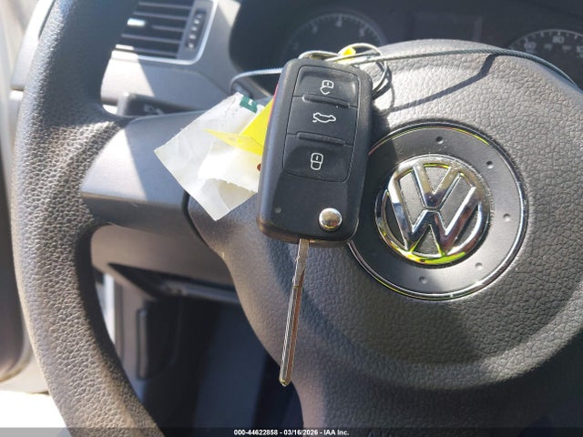 44622858 :رقم المزاد ، 3VW2K7AJXEM234909 vin ، 2014 Volkswagen Jetta 2.0l S مزاد بيع