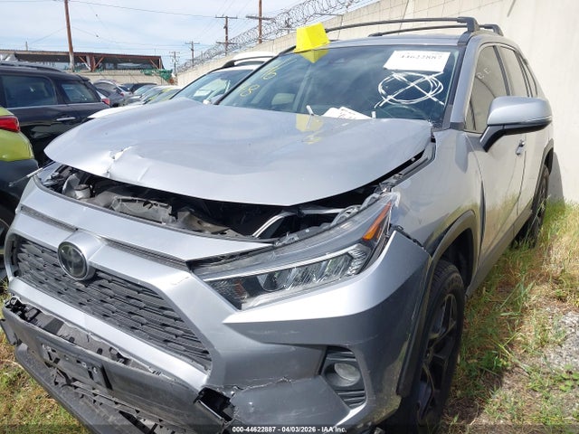 Toyota Rav4 Xle 2021 JTMW1RFV9MD061375 Image 2