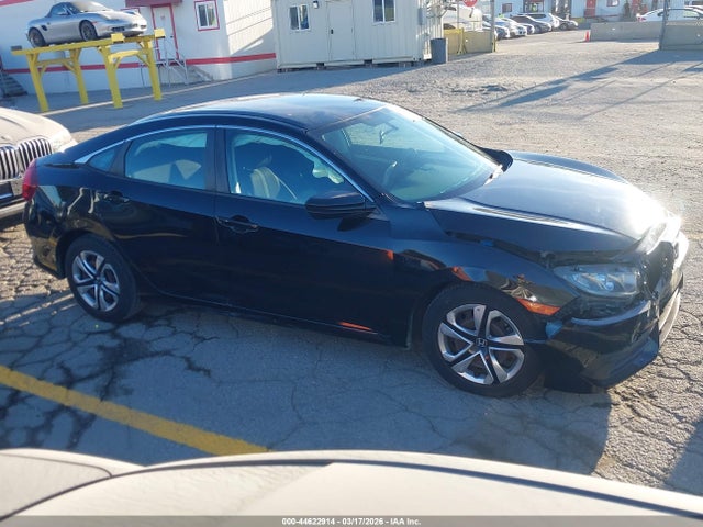 Honda Civic Lx 2018 2HGFC2F5XJH558338 Image 13