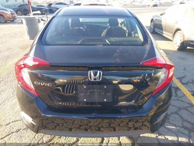 Honda Civic Lx 2018 2HGFC2F5XJH558338 Image 16