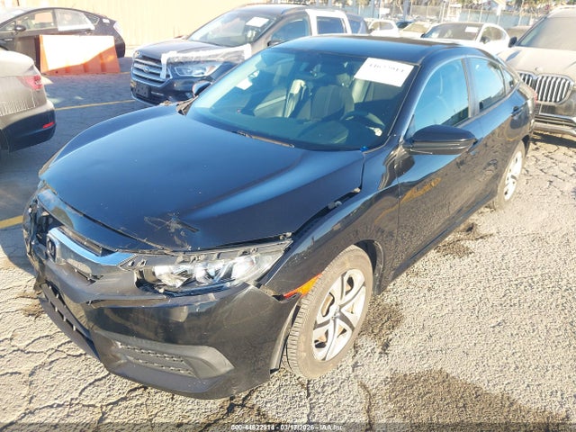 Honda Civic Lx 2018 2HGFC2F5XJH558338 Image 2