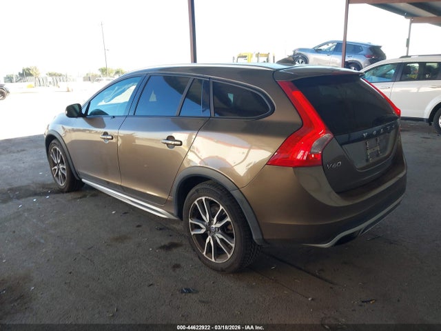 2018 VOLVO V60 CROSS COUNTRY YV440MWK4J2058052 Photo 2