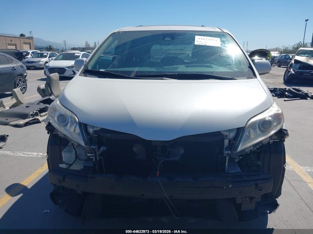 Toyota Sienna Xle 8 Passenger 2018 5TDYZ3DC3JS949247 Image 13