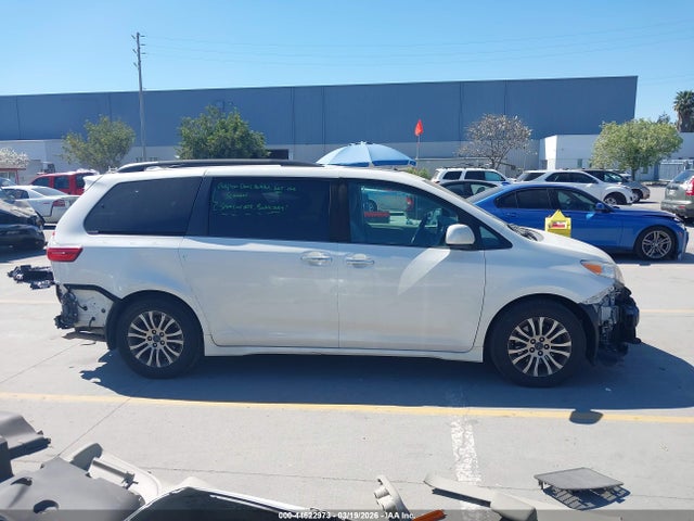 Toyota Sienna Xle 8 Passenger 2018 5TDYZ3DC3JS949247 Image 14