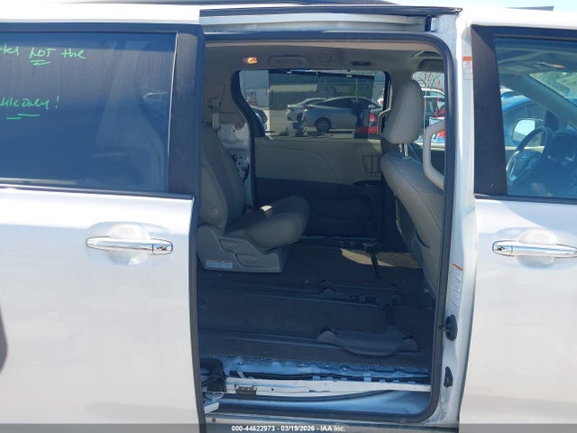 Toyota Sienna Xle 8 Passenger 2018 5TDYZ3DC3JS949247 Image 8