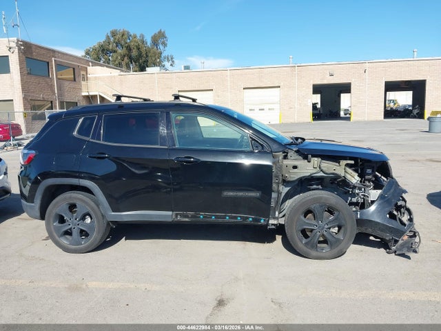 2020 Jeep Compass Altitude 4x4 მანქანა იყიდება აუქციონზე, vin: 3C4NJDBB2LT132614, აუქციონის ნომერი: 44622984
