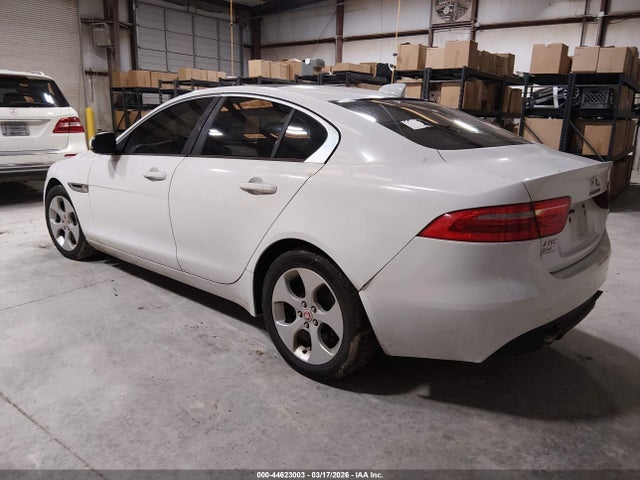 2018 JAGUAR XE SAJAR4FX0JCP36623 Photo 2