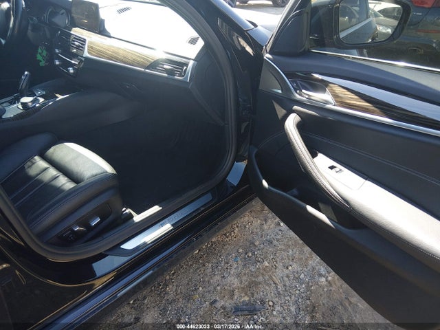 44623033 :رقم المزاد ، WBAJB1C55KB375852 vin ، 2019 Bmw 530e Xdrive Iperformance مزاد بيع