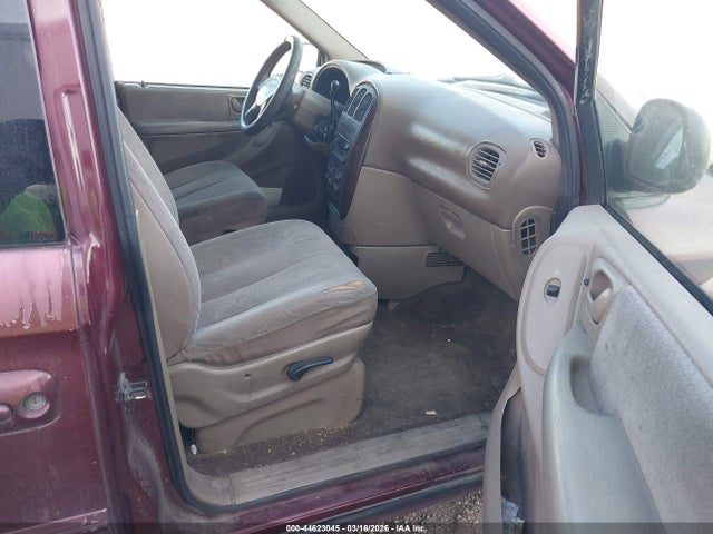 2001 CHRYSLER TOWN & COUNTRY 2C4GP44311R212709 Photo 4