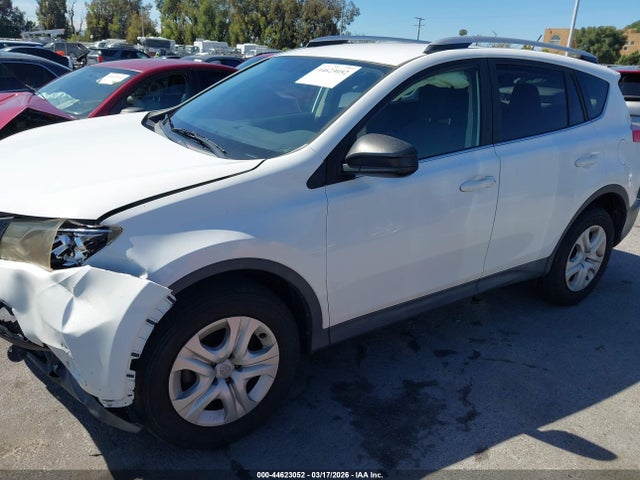 JTMBFREVXEJ005563 Toyota RAV4 LE