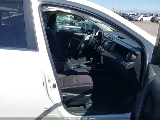 JTMBFREVXEJ005563 Toyota RAV4 LE