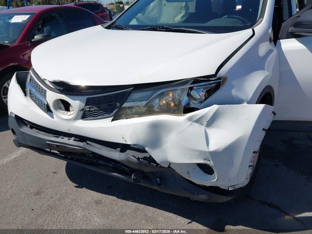 JTMBFREVXEJ005563 Toyota RAV4 LE
