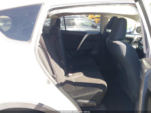 JTMBFREVXEJ005563 Toyota RAV4 LE