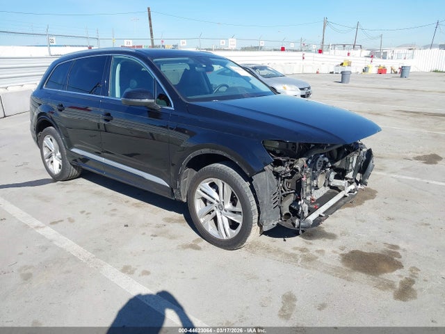 2020 AUDI Q7 WA1LXAF70LD001837