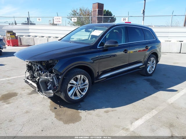 2020 AUDI Q7 WA1LXAF70LD001837 Photo 1