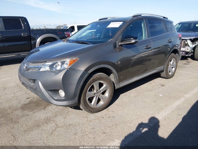 Toyota Rav4 Xle 2015 2T3WFREV9FW214832 Image 2
