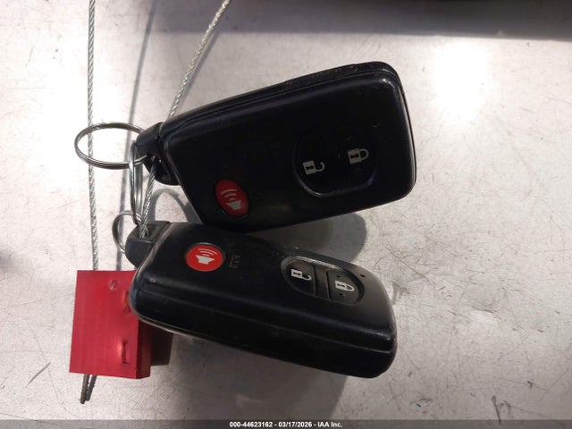 JTDZN3EUXE3332071 Toyota Prius V Five