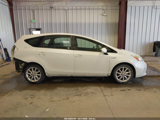JTDZN3EUXE3332071 Toyota Prius V Five